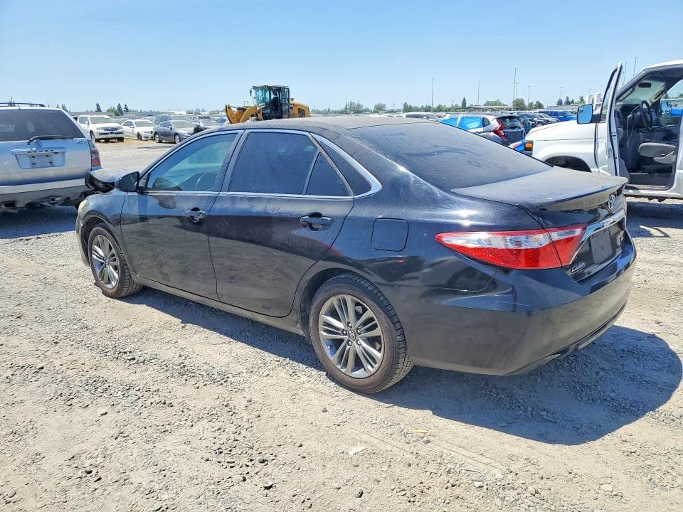 2017 TOYOTA CAMRY SE 2