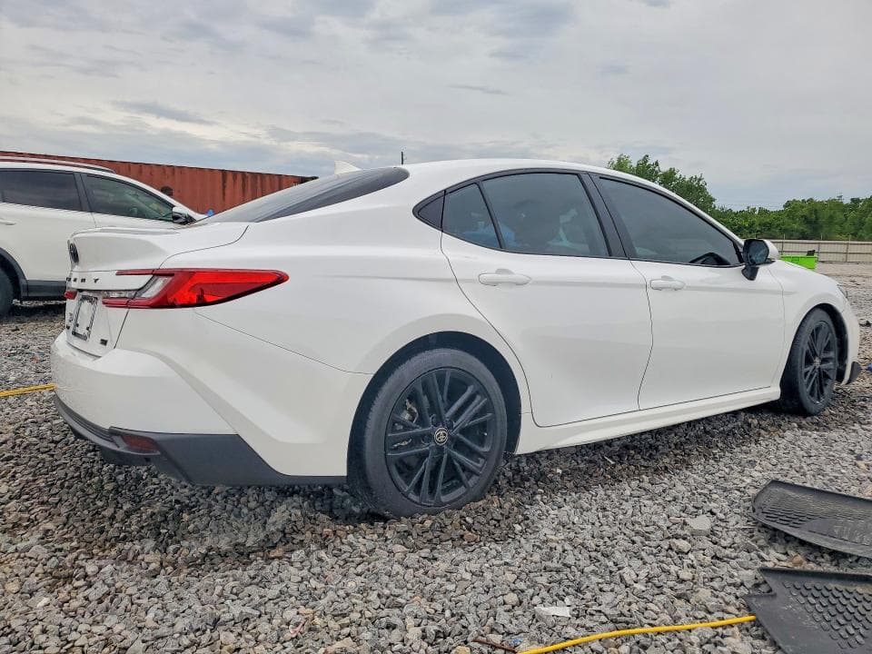 2025 TOYOTA CAMRY SE 3