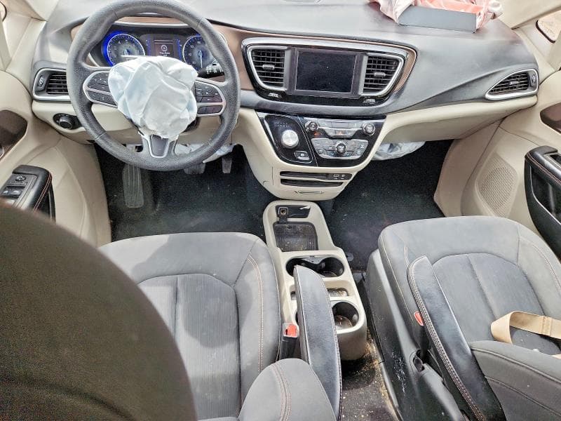 2019 CHRYSLER PACIFICA L 8