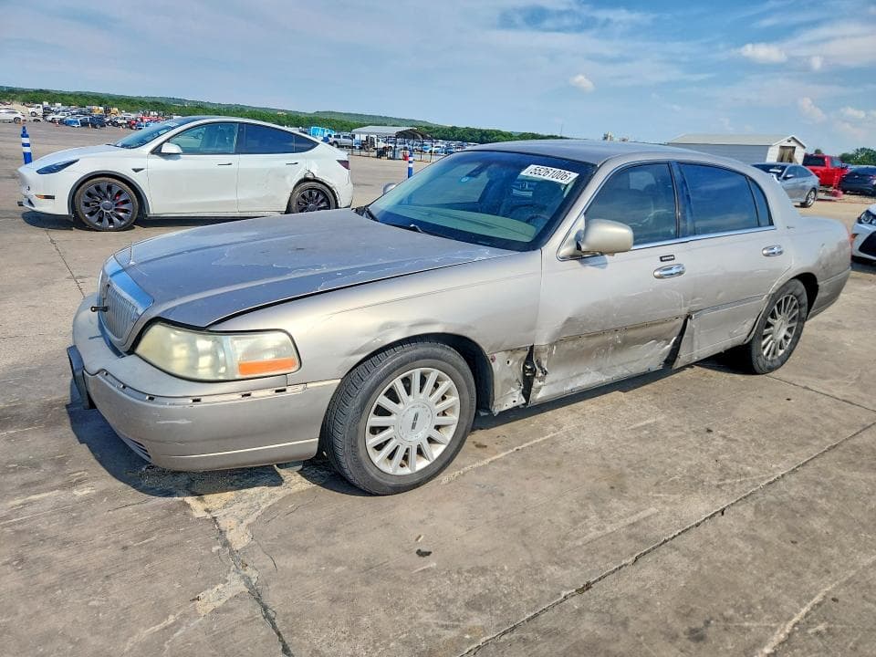 2003 LINCOLN TOWNCAR - 1