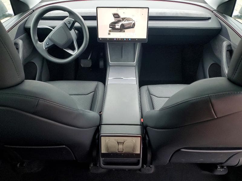 2026 TESLA MODEL Y 8