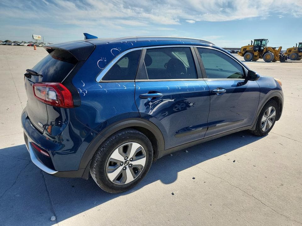 2017 KIA NIRO LX 3