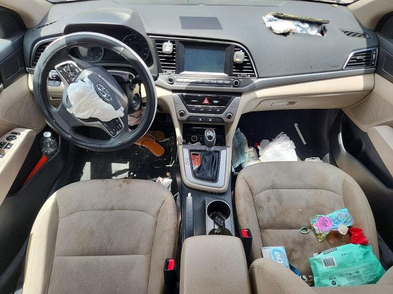 2017 HYUNDAI ELANTRA SE 8