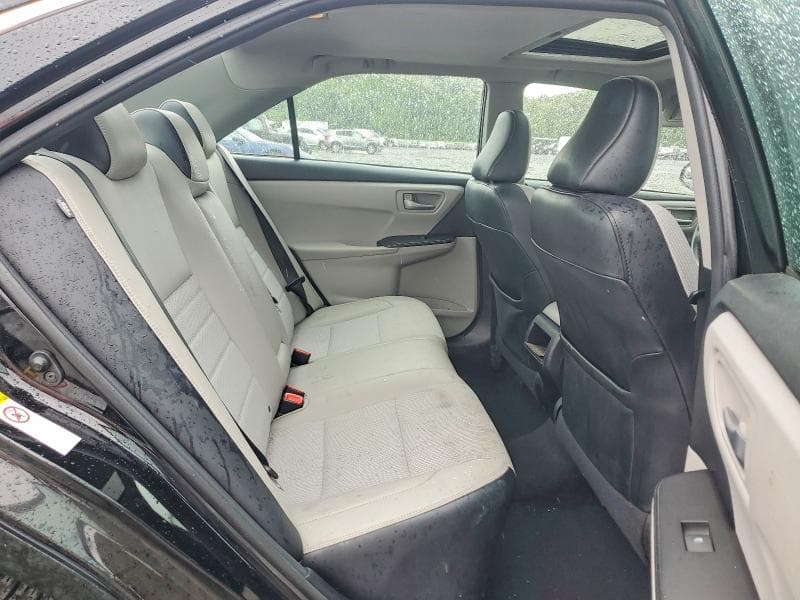 2017 TOYOTA CAMRY SE 10
