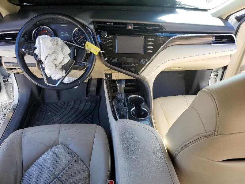 2018 TOYOTA CAMRY XLE 8