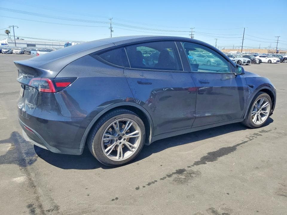 2024 TESLA MODEL Y 3