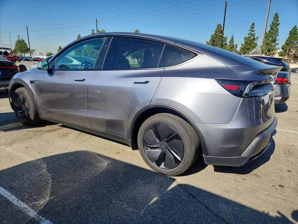 2026 TESLA MODEL Y 2