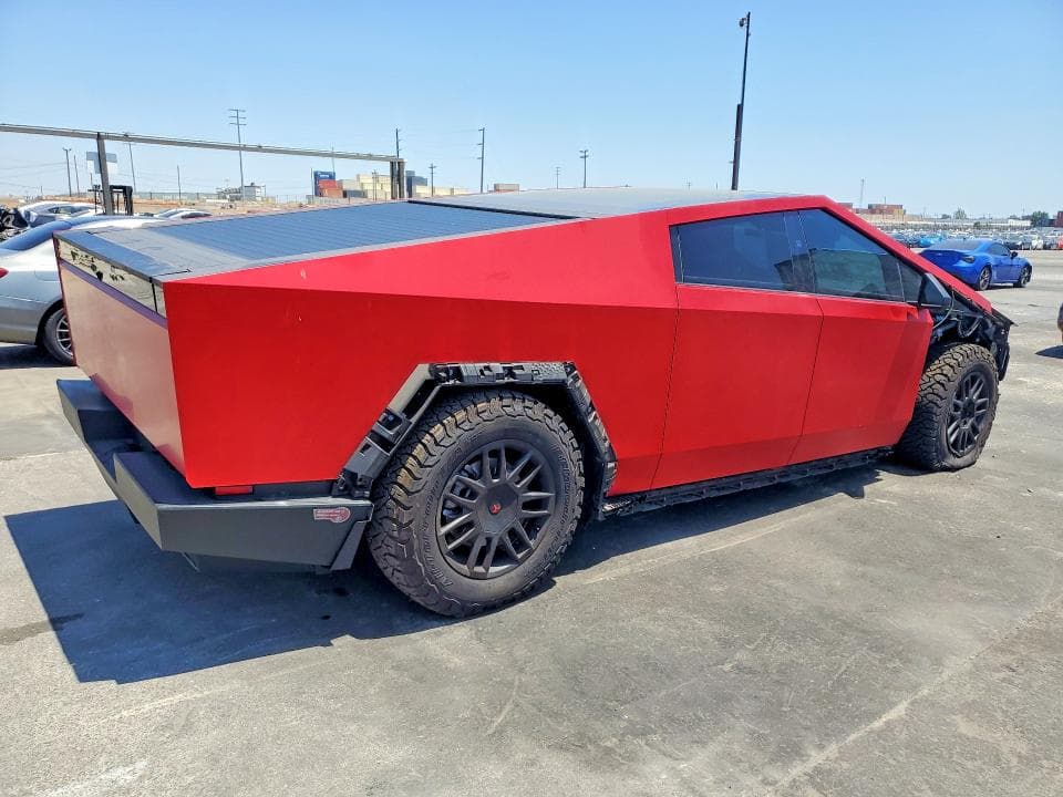 2024 TESLA CYBERTRUCK 3