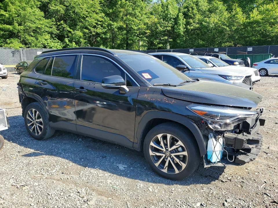 2024 TOYOTA COROLLA CROSS XLE 4