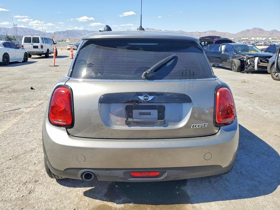 2018 MINI COOPER 6