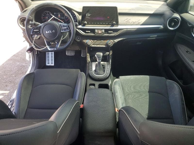 2023 KIA FORTE GT LINE 8