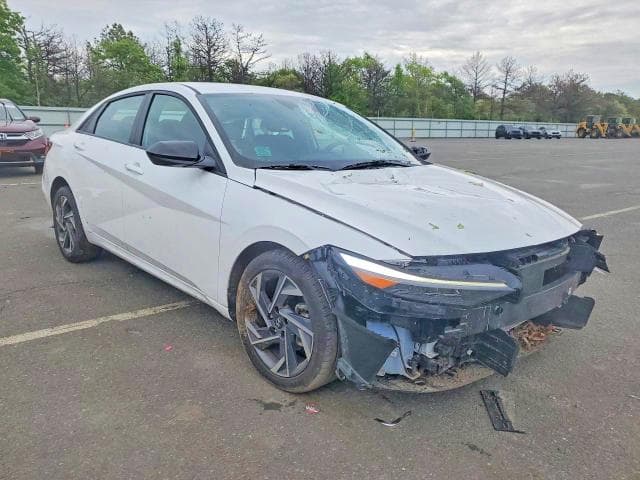 2025 HYUNDAI ELANTRA SEL SPORT 4