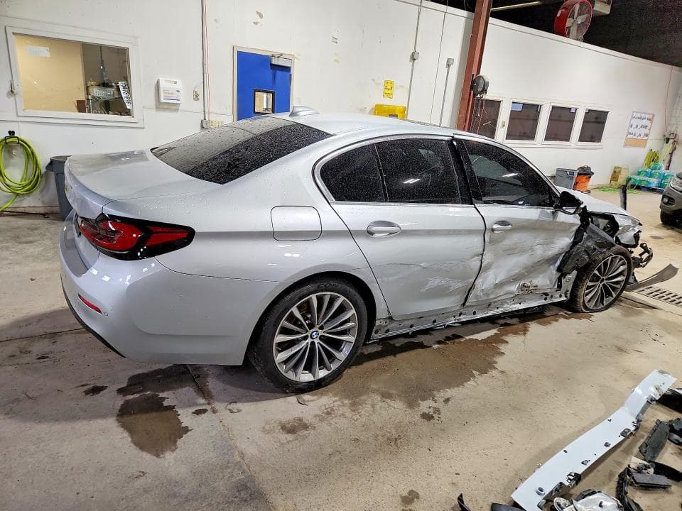 2021 BMW 530 XI 3