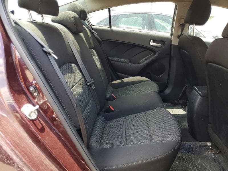 2017 KIA FORTE LX 10