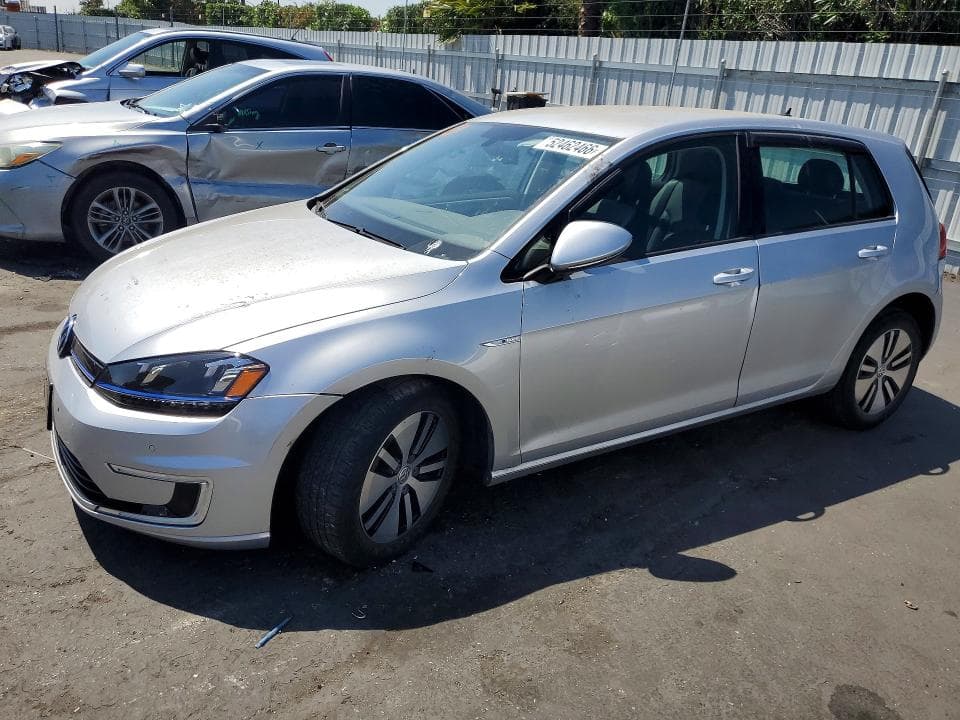 2016 VOLKSWAGEN GOLF
