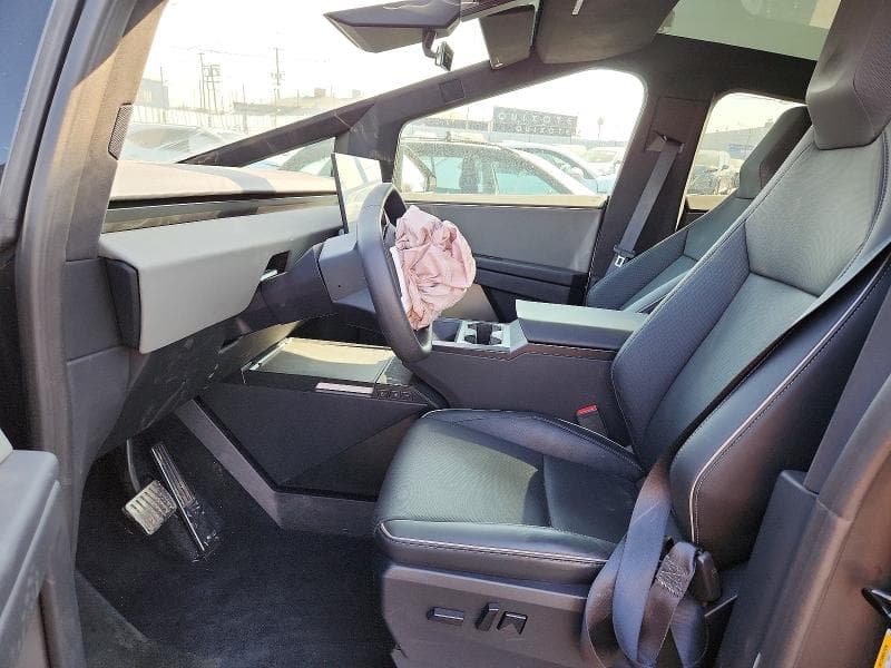 2025 TESLA CYBERTRUCK 7