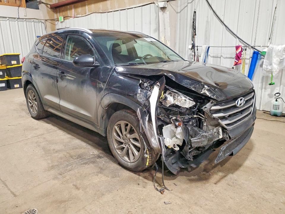 2017 HYUNDAI TUCSON SE 4