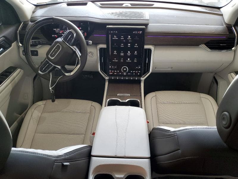 2025 GMC ACADIA DENALI 8