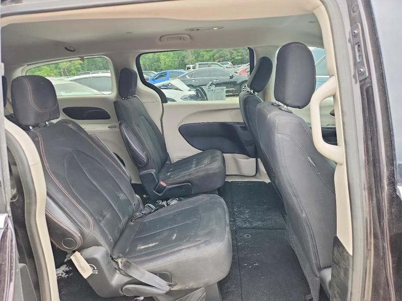 2018 CHRYSLER PACIFICA LX 11