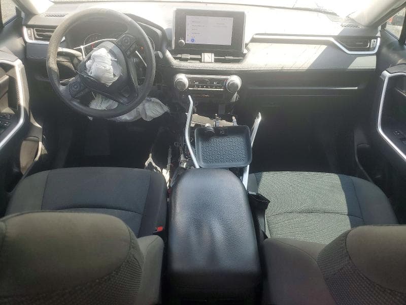 2023 TOYOTA RAV4 LE 8