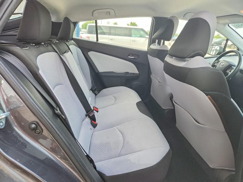 2019 TOYOTA PRIUS LE 11