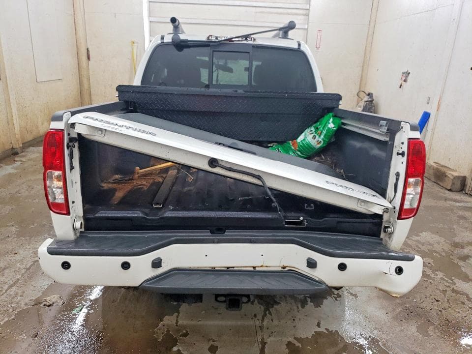 2018 NISSAN FRONTIER S 6