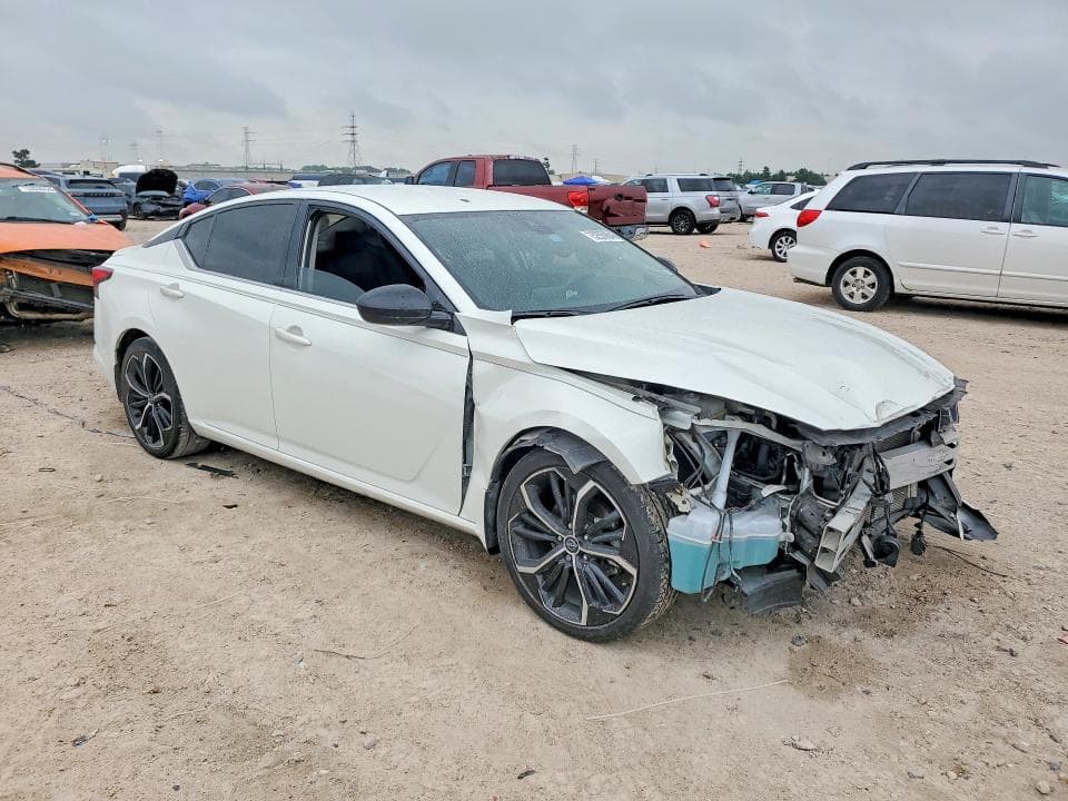 2023 NISSAN ALTIMA SR 4