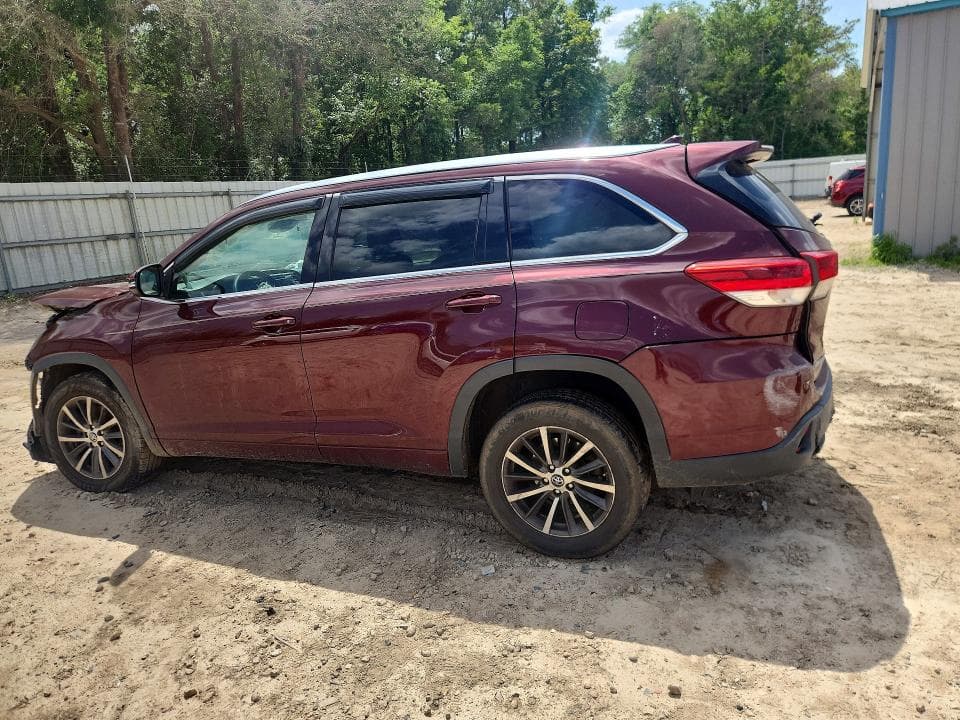2017 TOYOTA HIGHLANDER XLE 2