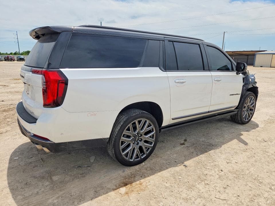 2025 GMC YUKON XL DENALI ULTIMATE 3