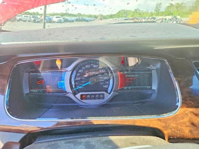2018 FORD TAURUS LIMITED 9
