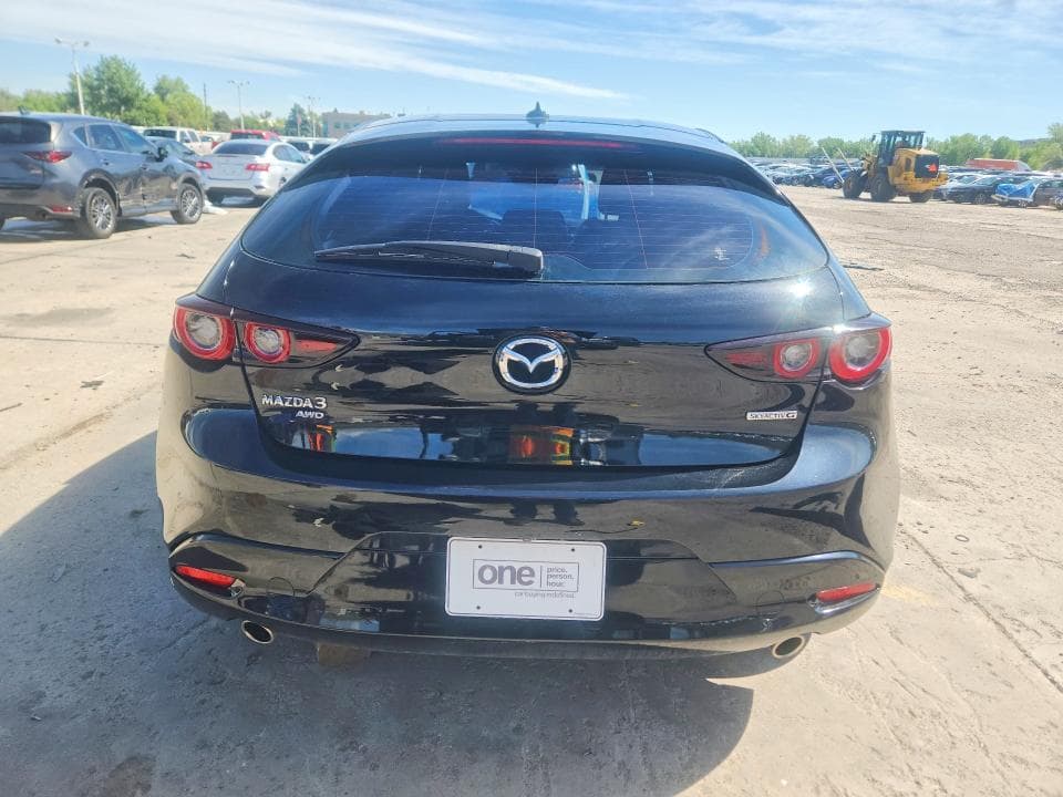 2023 MAZDA 3 PREMIUM 6