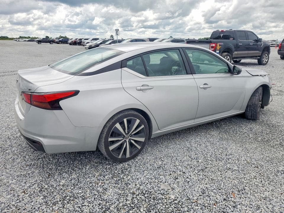 2022 NISSAN ALTIMA SR 3