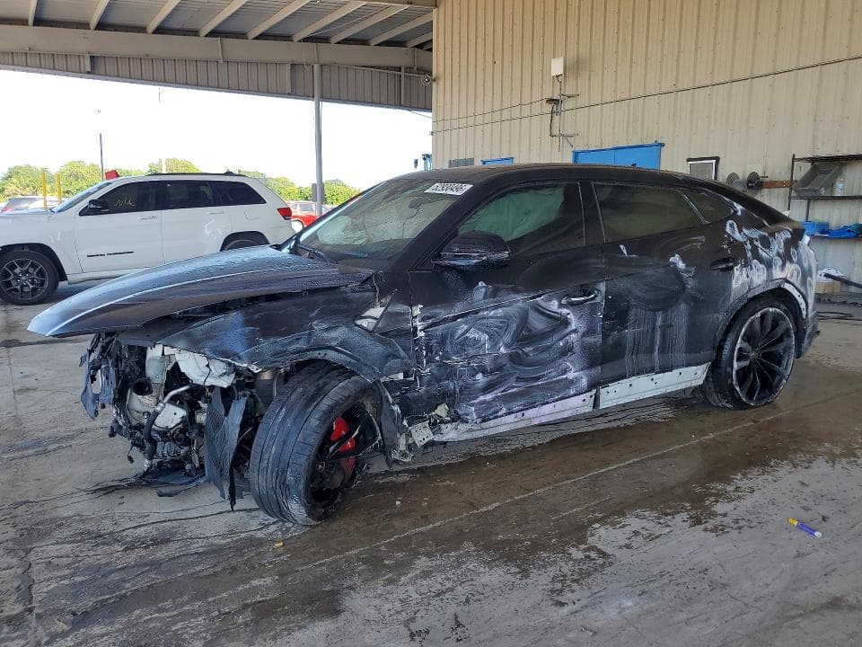 2019 LAMBORGHINI URUS