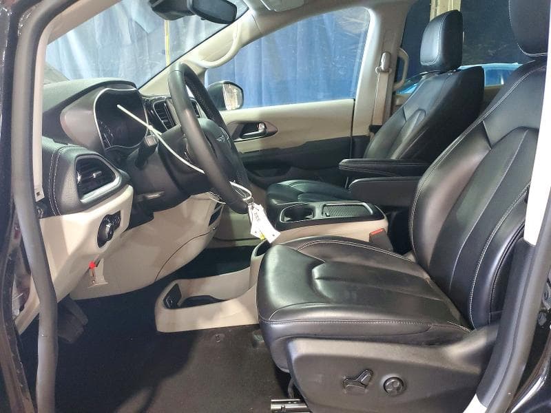 2023 CHRYSLER PACIFICA TOURING L 7