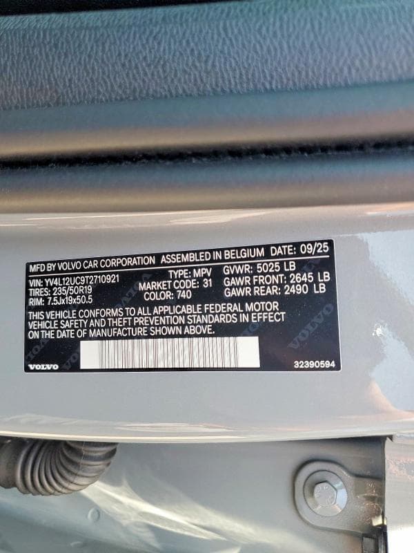 2026 VOLVO XC40 PLUS 14