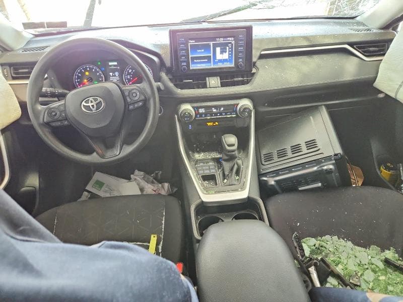 2019 TOYOTA RAV4 XLE 8