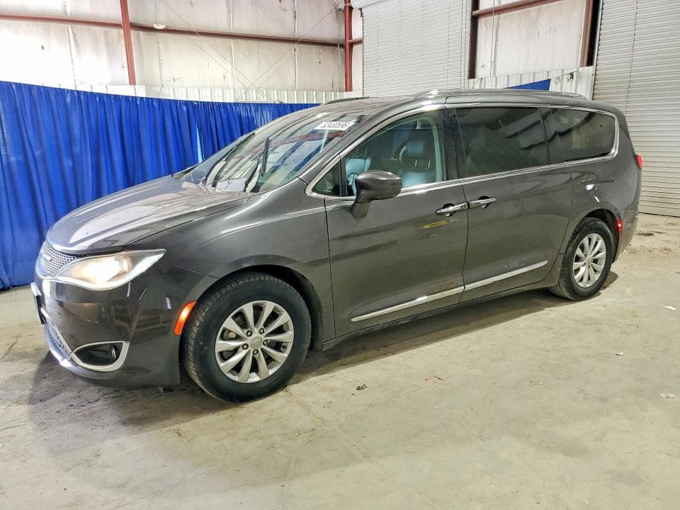 2019 CHRYSLER PACIFICA TOURING L - 1