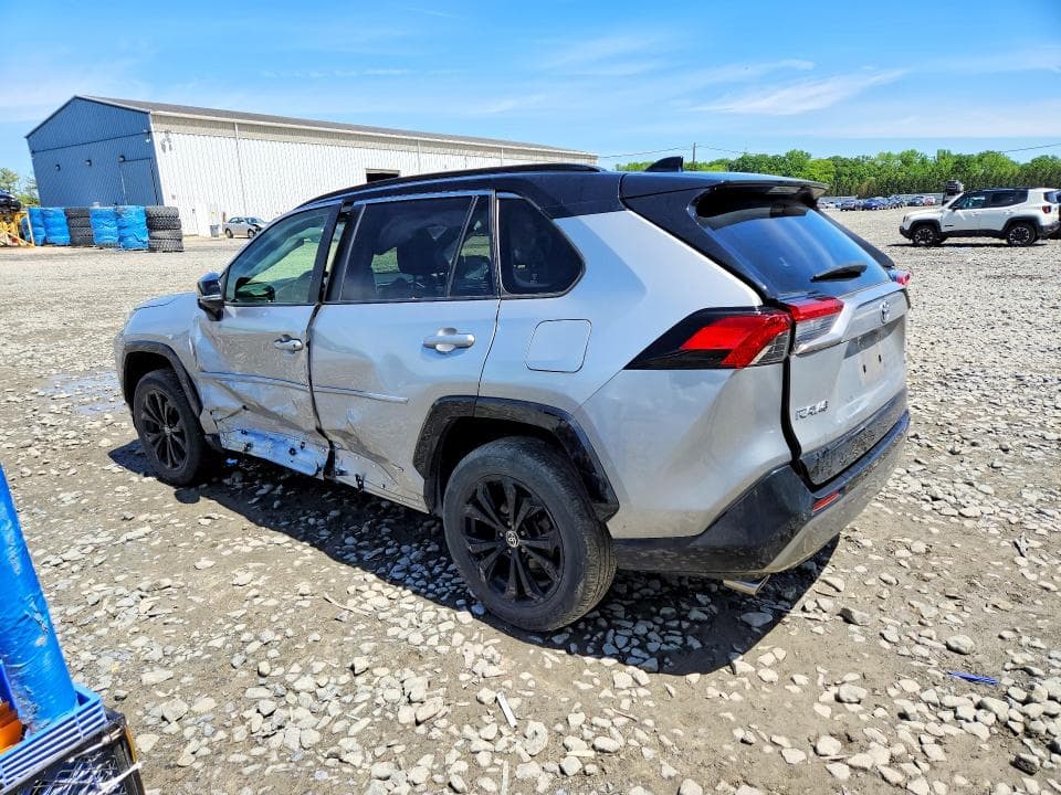 2022 TOYOTA RAV4 XSE 2