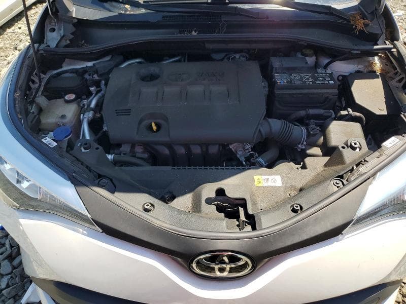 2020 TOYOTA C-HR XLE 12