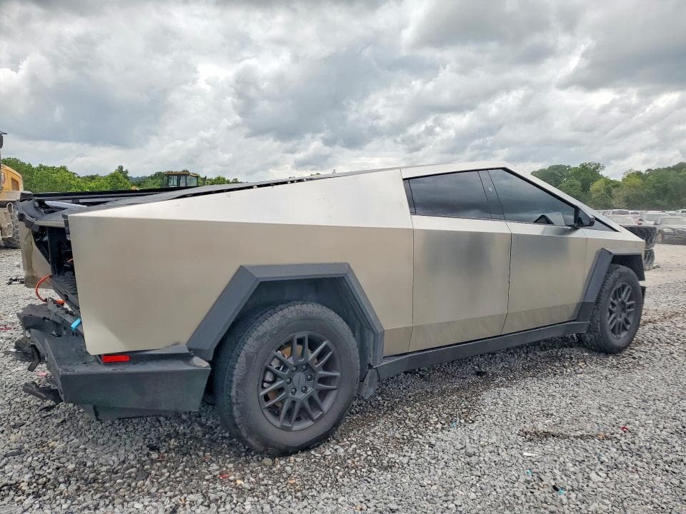 2025 TESLA CYBERTRUCK 3