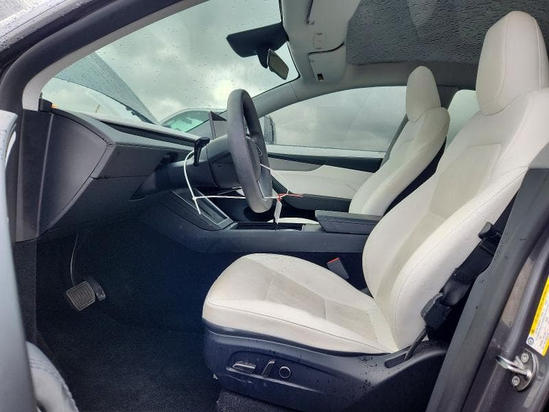 2026 TESLA MODEL Y 7