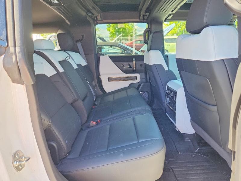 2024 GMC HUMMER SUV 2X 11