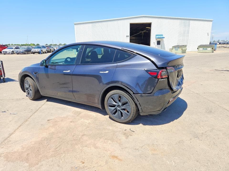 2024 TESLA MODEL Y 2