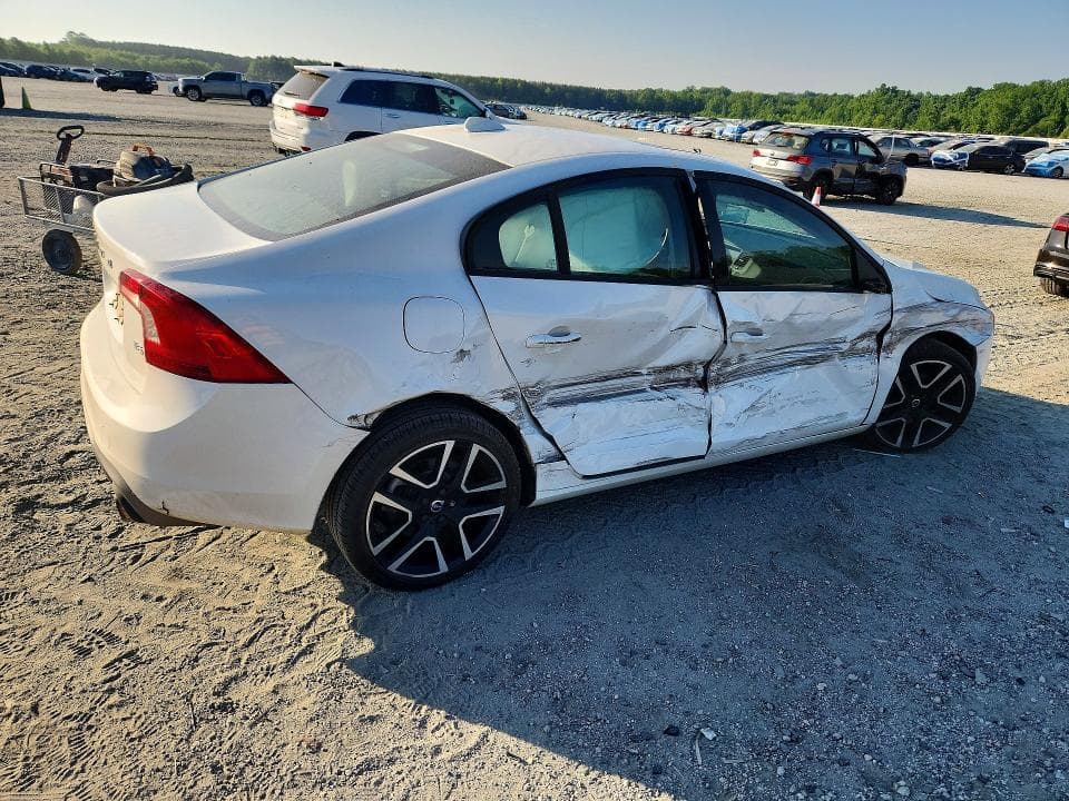 2017 VOLVO S60 3