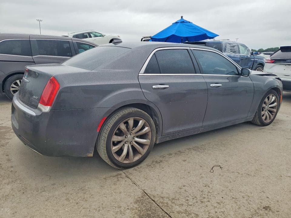 2019 CHRYSLER 300 LIMITED 3