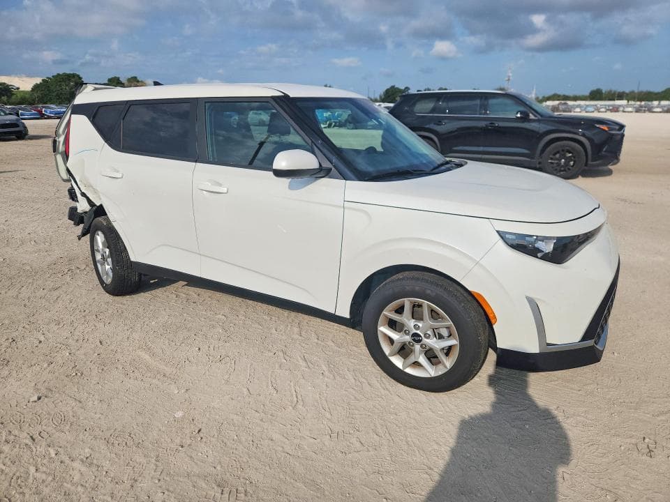 2025 KIA SOUL LX 4