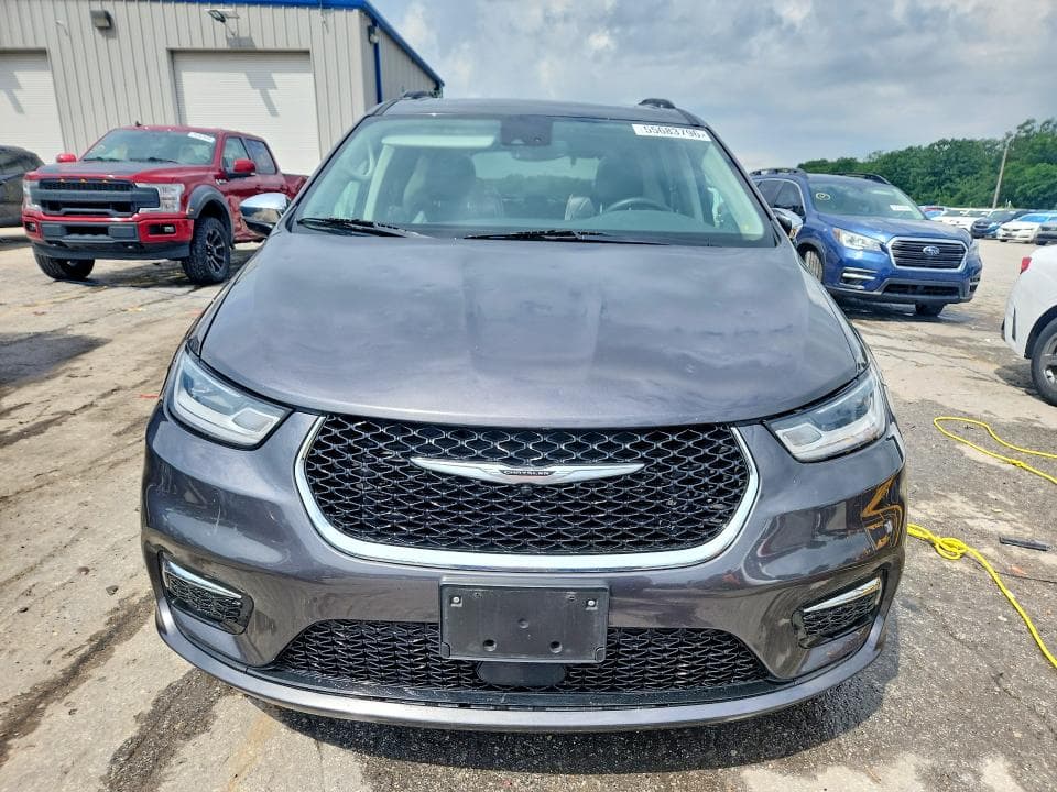 2023 CHRYSLER PACIFICA LIMITED 5