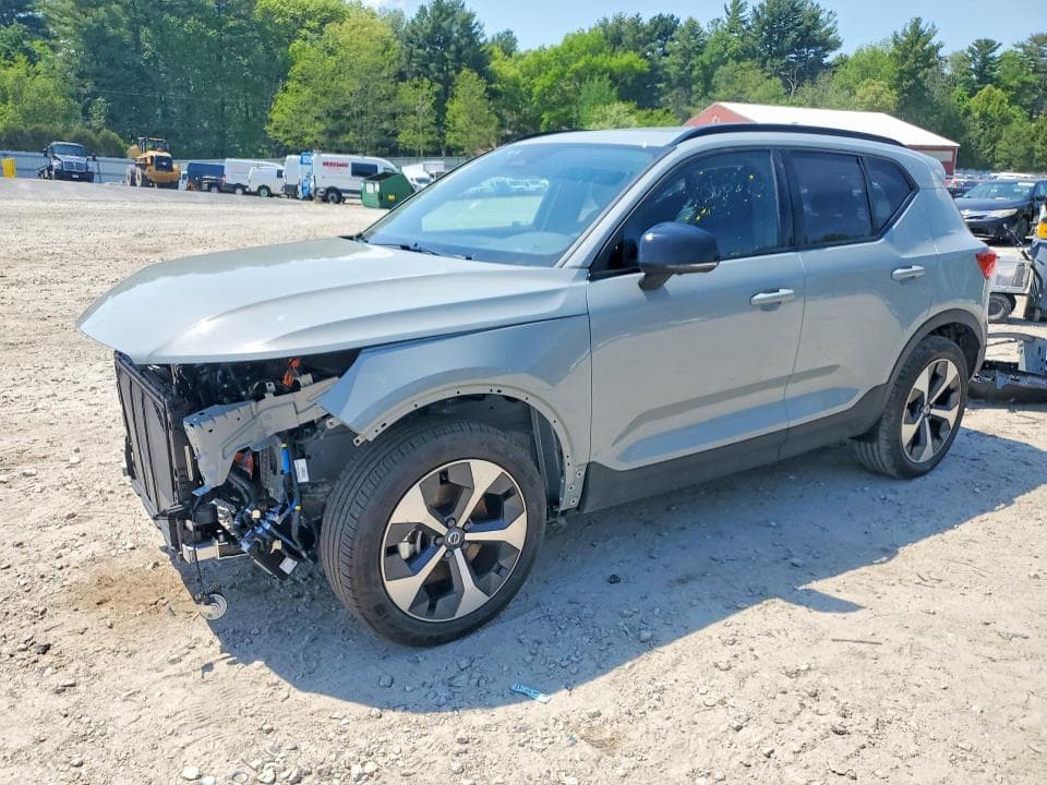 2026 VOLVO XC40 PLUS - 1
