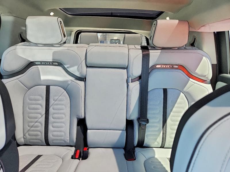 2023 RIVIAN R1S ADVENTURE 10