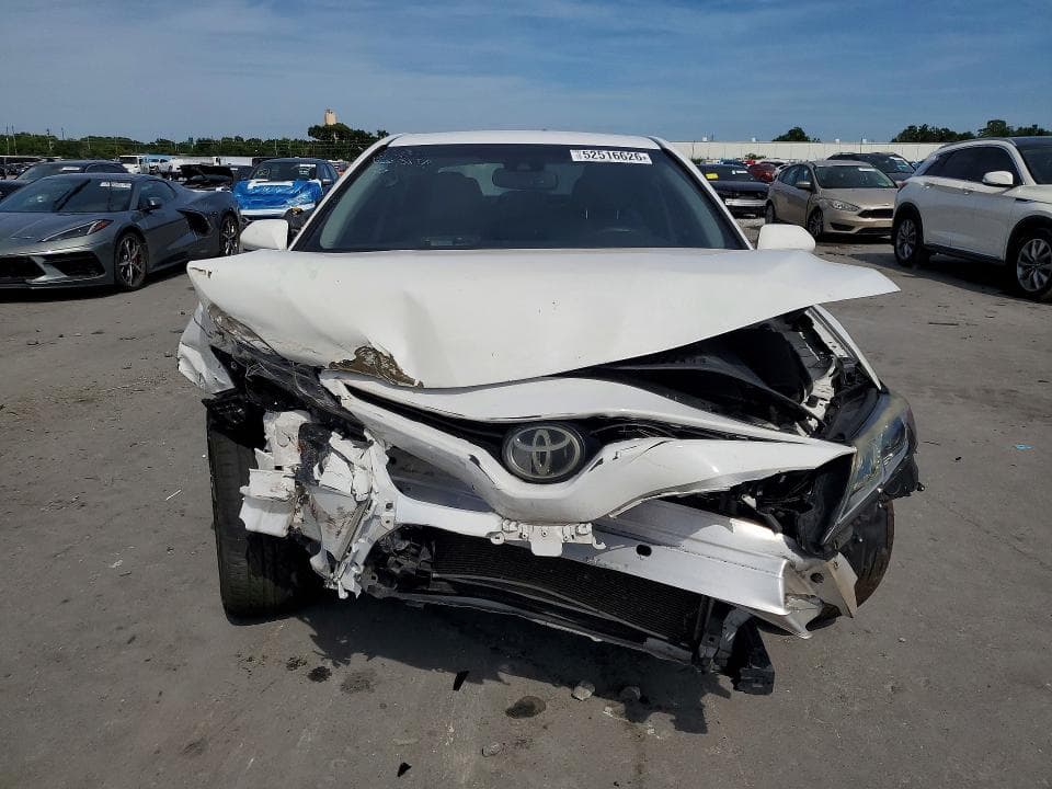 2018 TOYOTA CAMRY SE 5